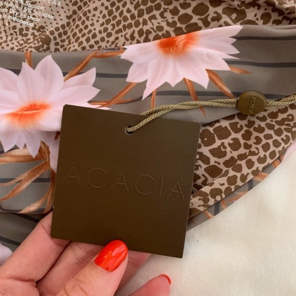 Acacia dragon stripe bottom. NWT size large - Picture 4 of 6